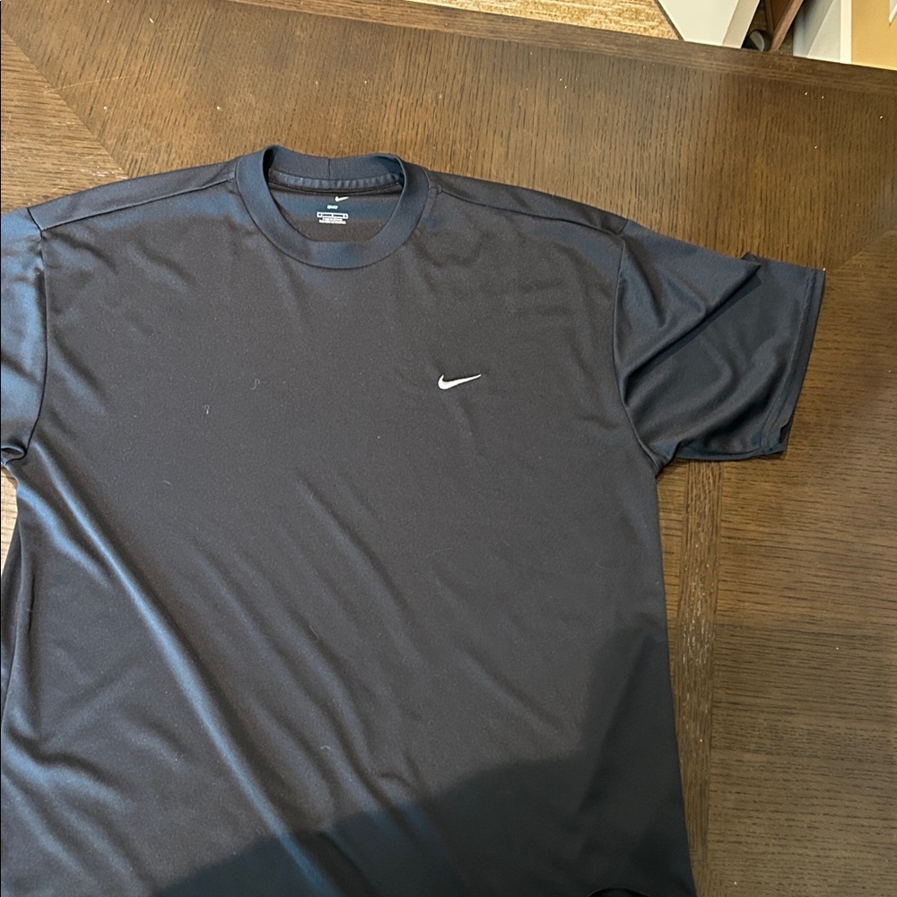 Nike Men's Black Short Sleeve Tee